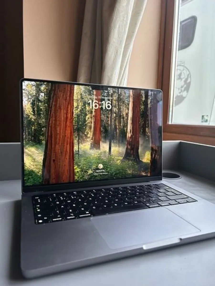 MacBook Pro M1 Series, 14" - Image 1