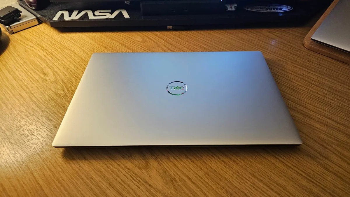 Dell XPS 15 9500 i7-10th 16GB Ram 1TB Gtx 1650ti - Image 2