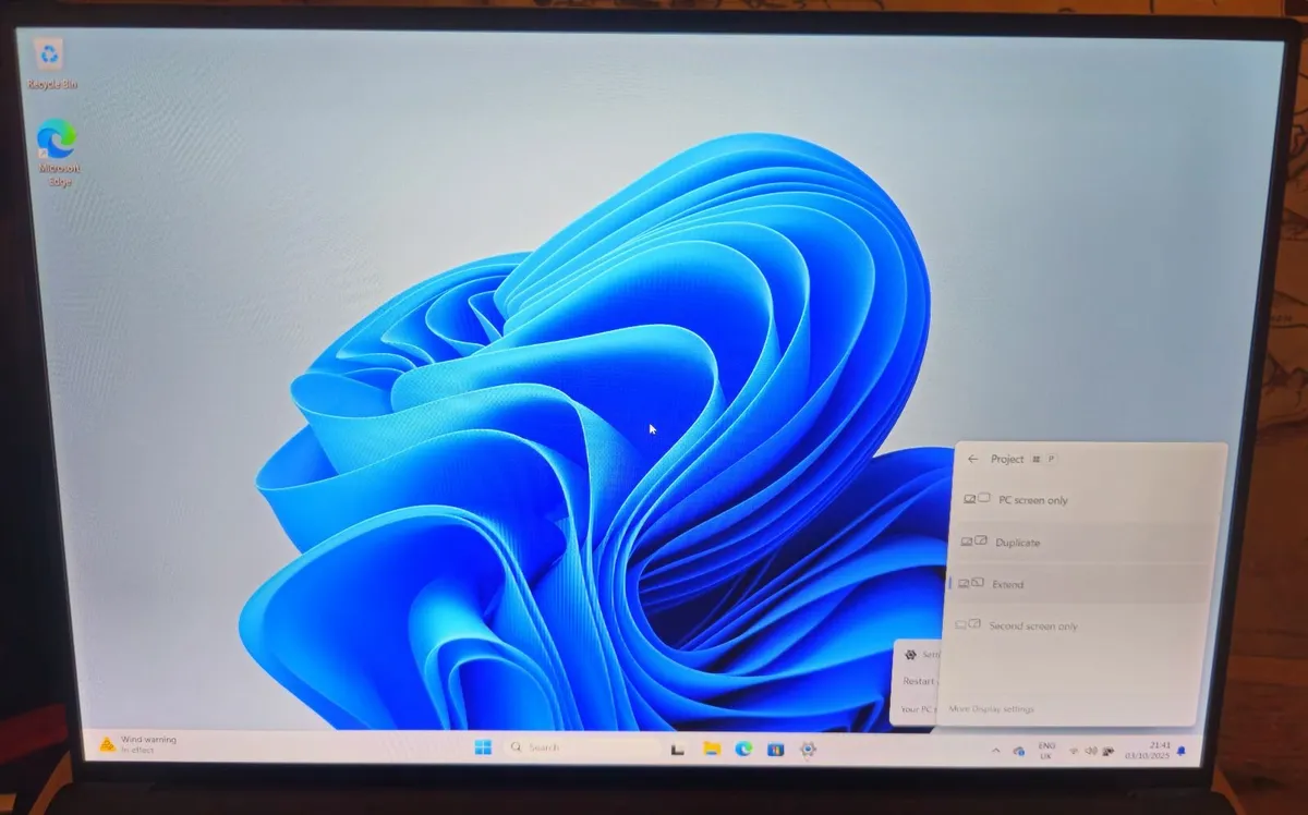 Dell XPS 15 9500 i7-10th 16GB Ram 1TB Gtx 1650ti - Image 3