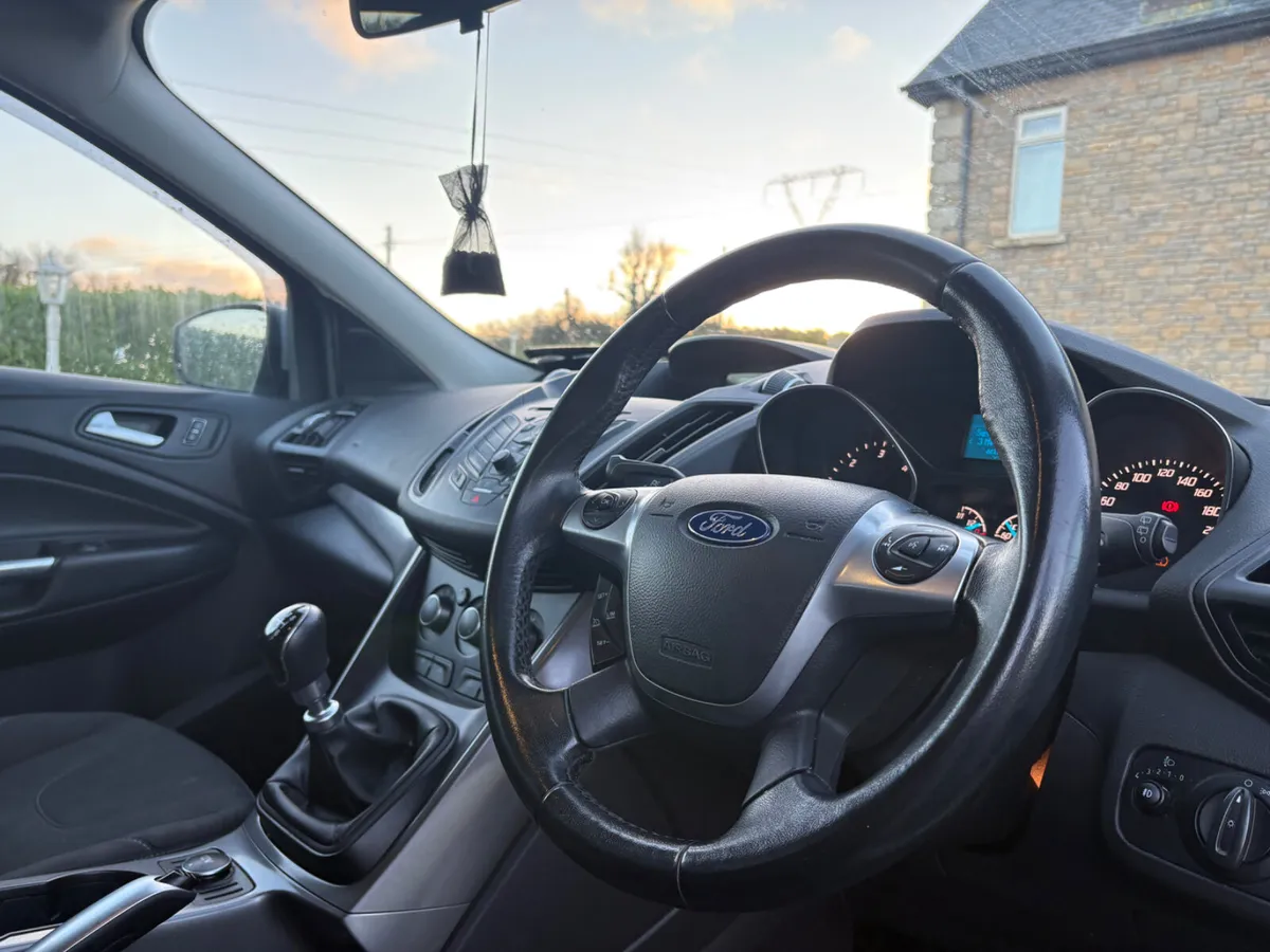 Ford Kuga 2015 - Image 2