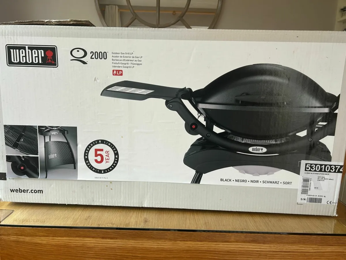 Weber Q 2000 Gas Barbecue with Stand & Cover - Image 3