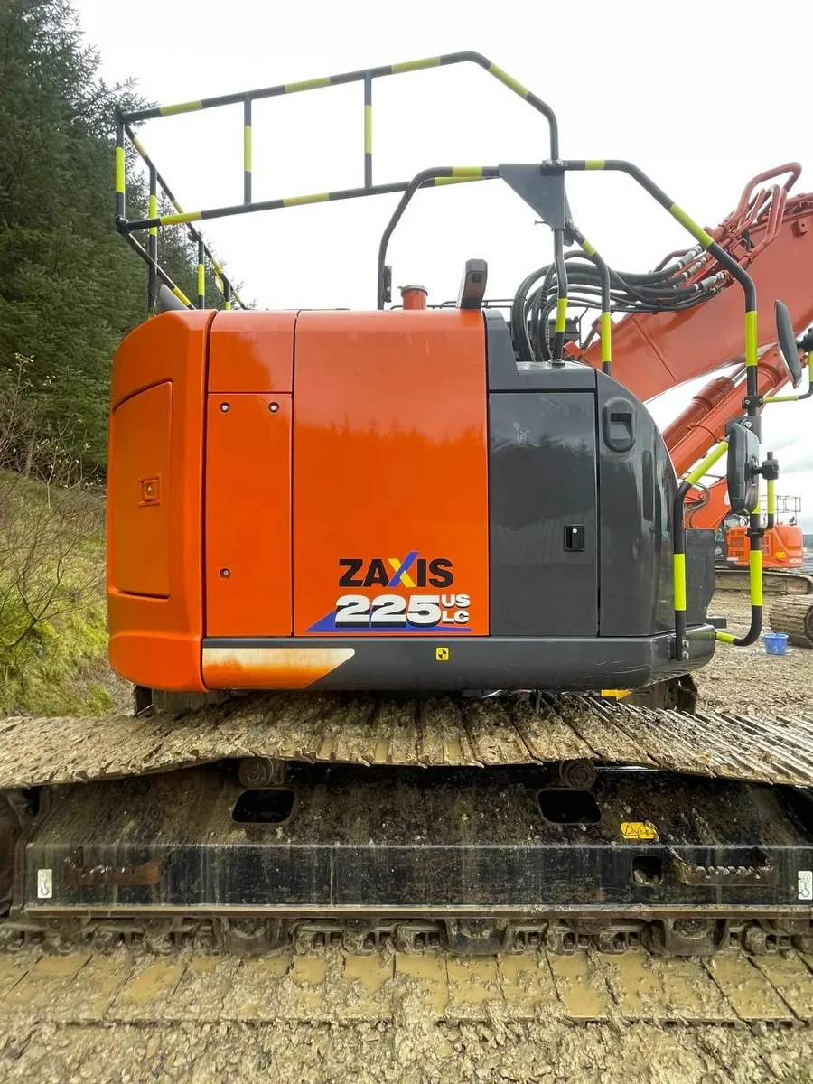 Hitachi ZX225USLC-6 (2021) - Image 2