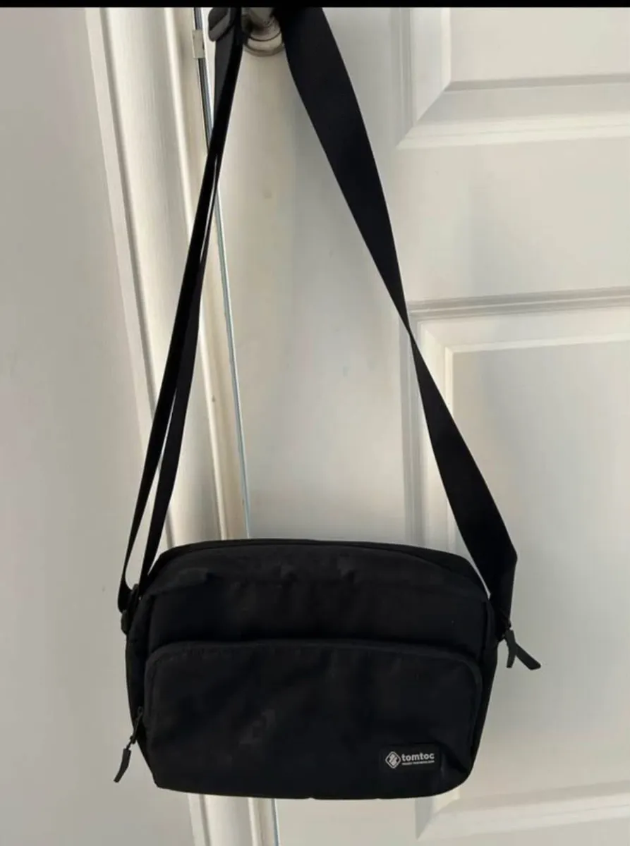 tomtoc Electronic Organizer Accessory bag - Image 1