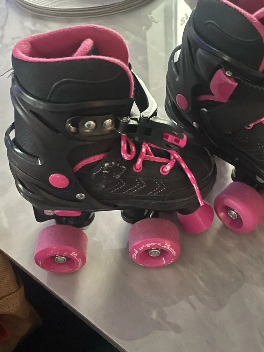 roller skates - Image 1