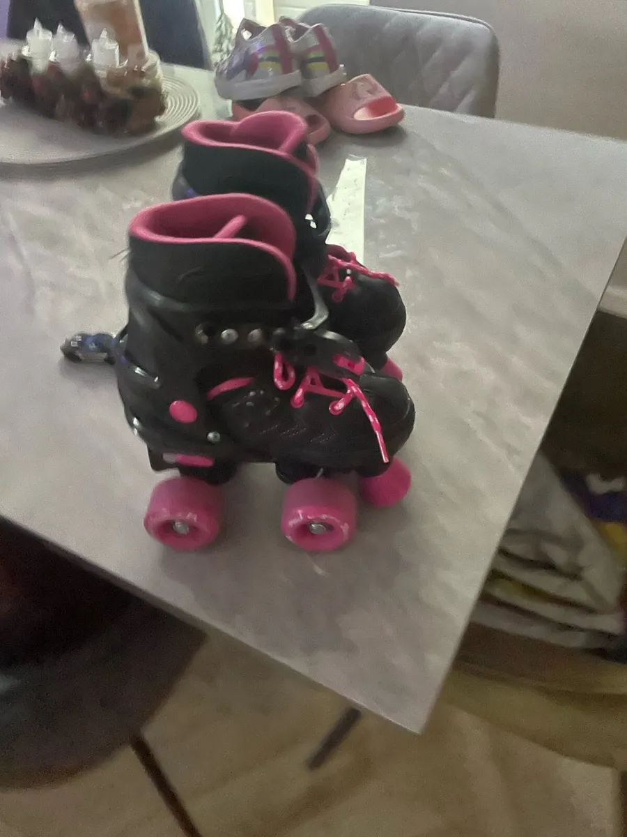 roller skates - Image 2
