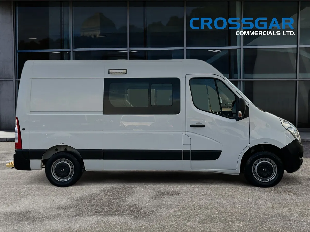 7 SEATER CREW / WELFARE VAN IDEAL CAMPER CONVERSIO - Image 4