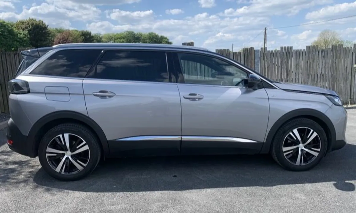 Peugeot 5008 1.5D Manual 7 Seats GT - Image 3