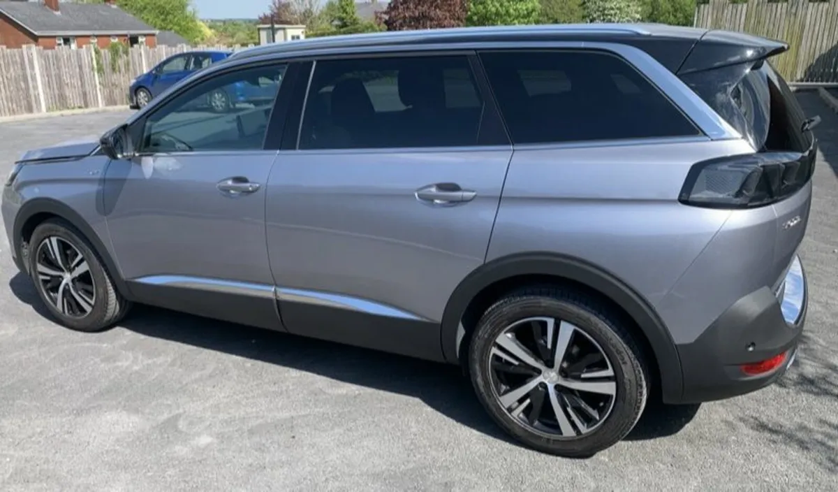 Peugeot 5008 1.5D Manual 7 Seats GT - Image 4