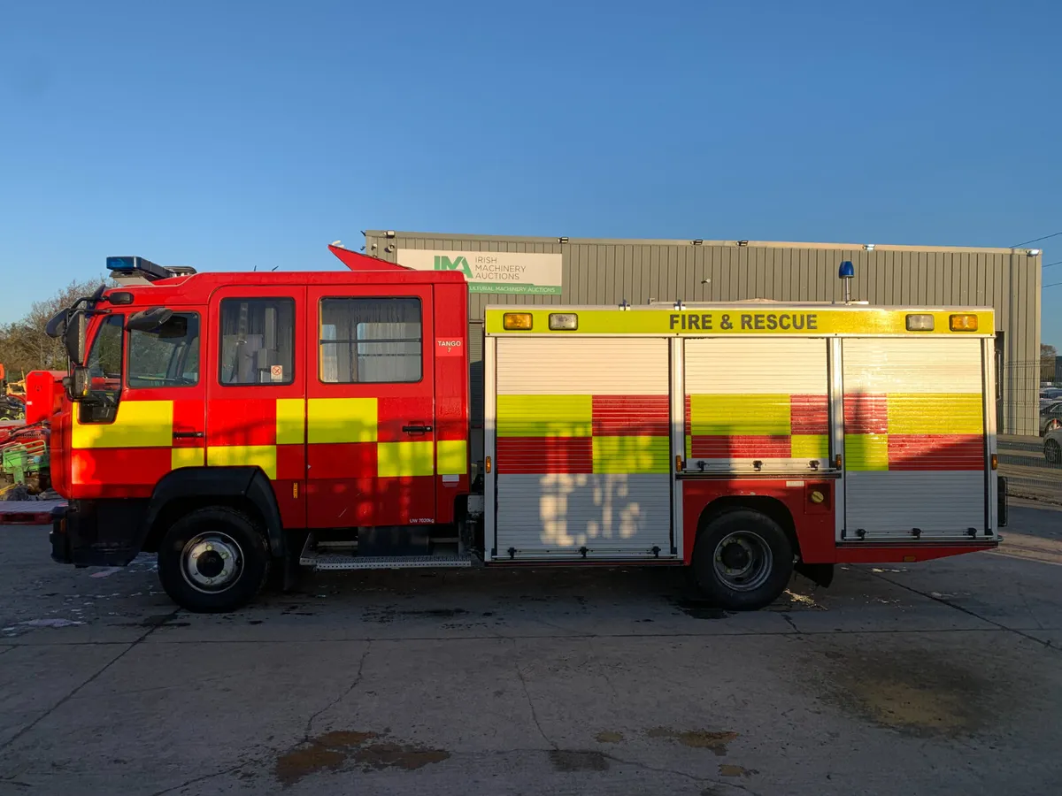UNRESERVED 2004 MAN 12.225 FIRE ENGINE FOR AUCTION - Image 2