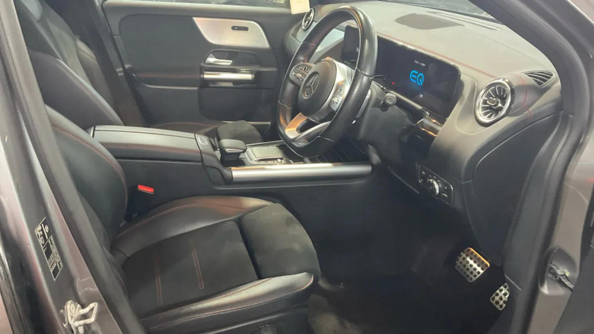 MERCEDES-BENZ EQA 250 AMG LINE PREMIUM // SUNROOF - Image 2