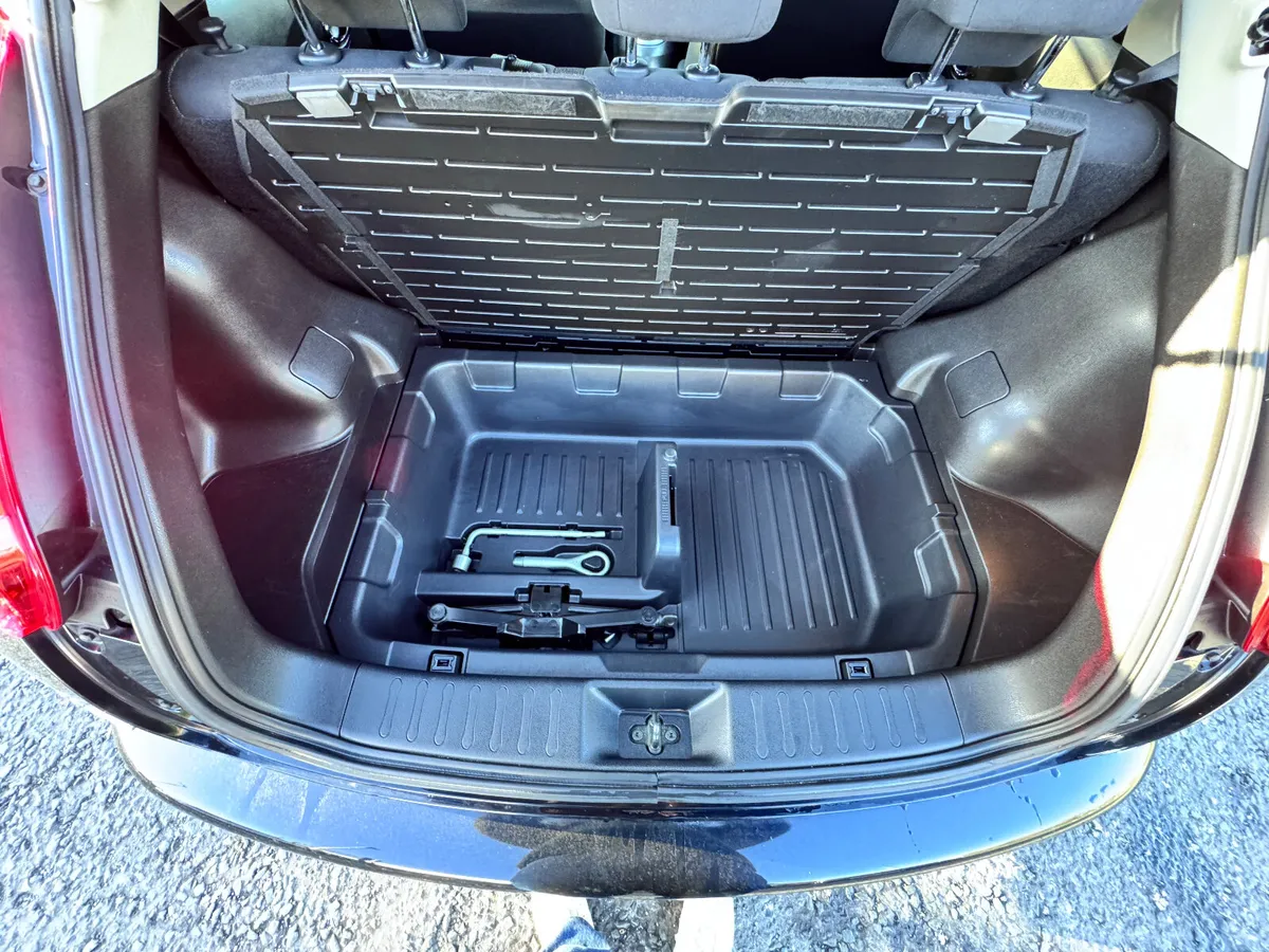 NISSAN JUKE 2013 BLACK - Image 10