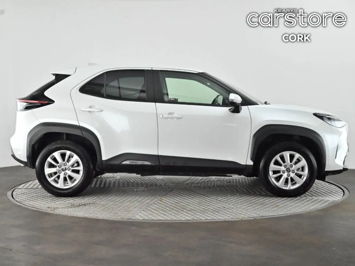 Toyota Yaris Cross 1.5 Hybrid CVT - Image 2