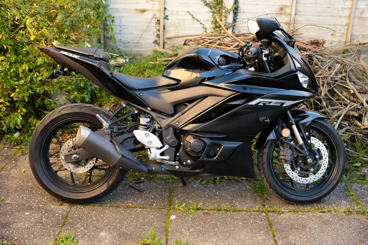 YAMAHA R3 2024 - Image 4