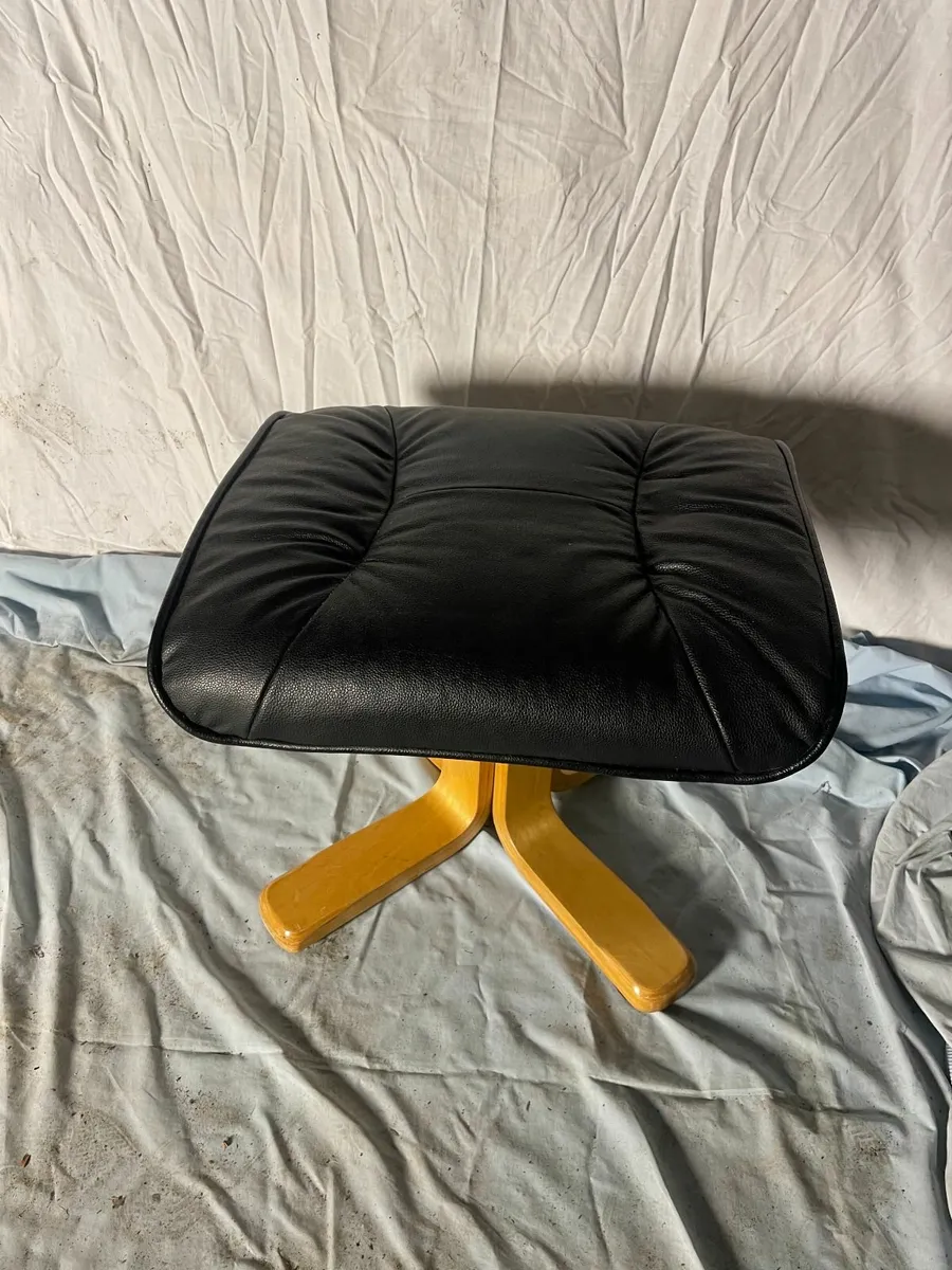 Contemporary Leather Footstool - Image 2