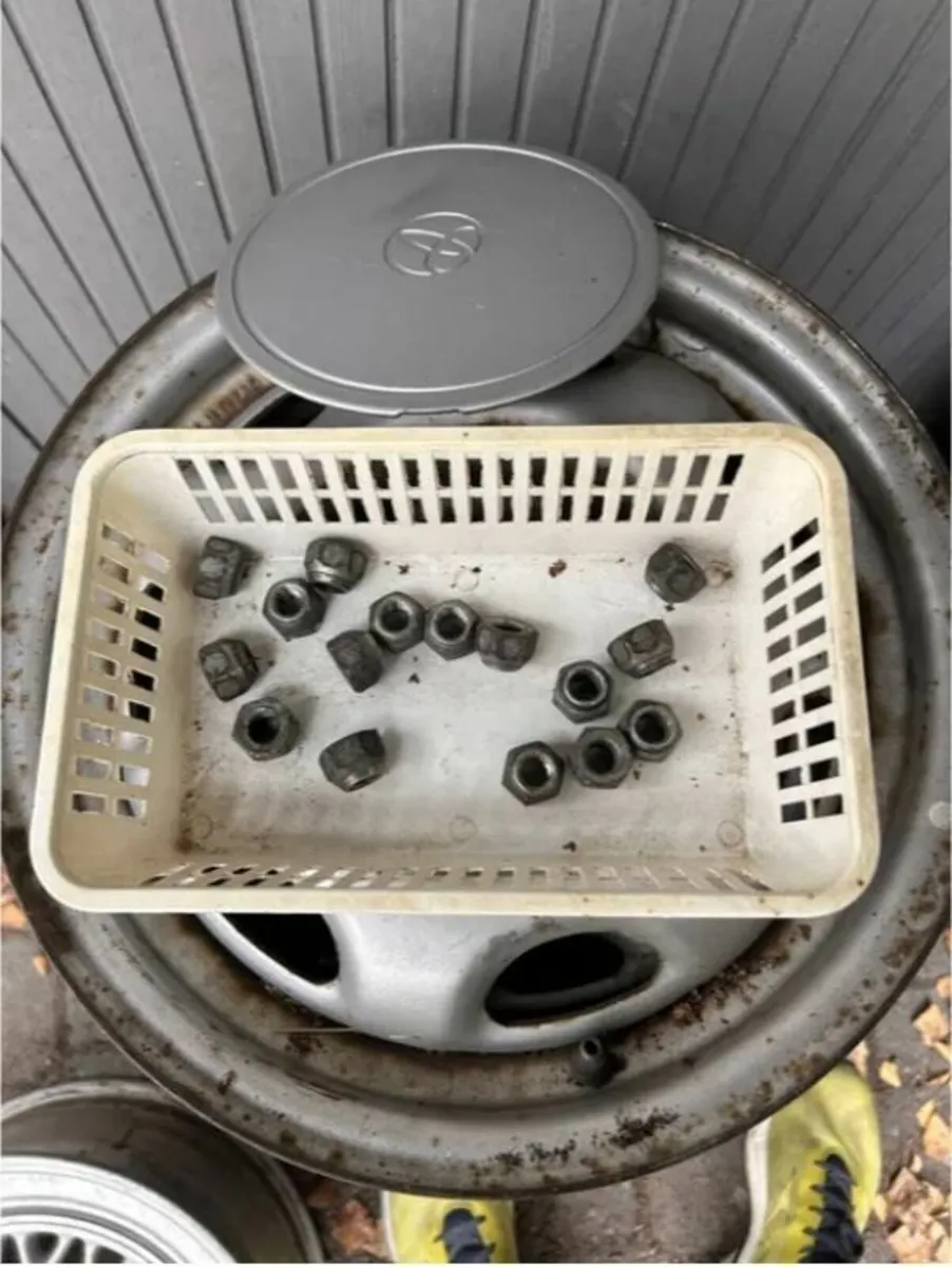 Set of 5 x Toyota Corolla E10 XLI E11 Steel Wheels - Image 2