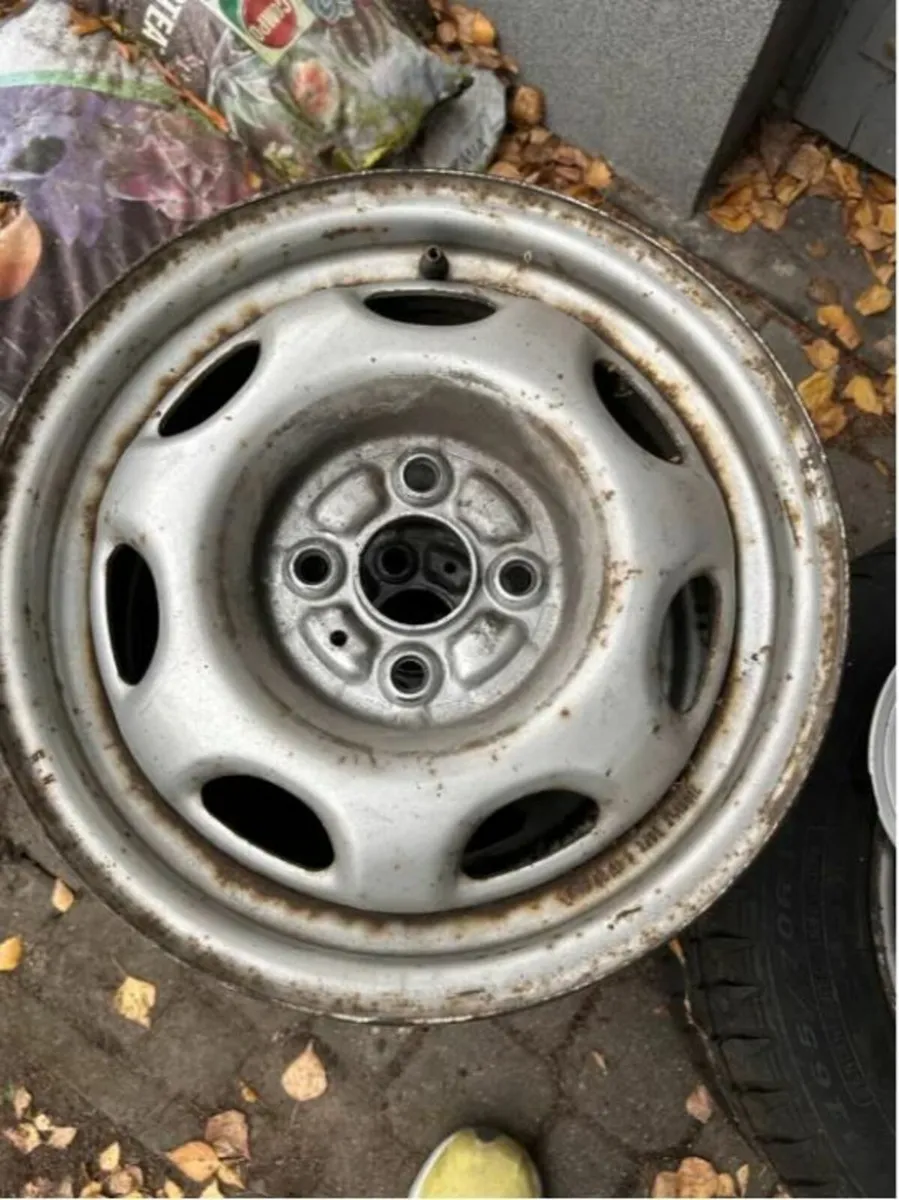 Set of 5 x Toyota Corolla E10 XLI E11 Steel Wheels - Image 3