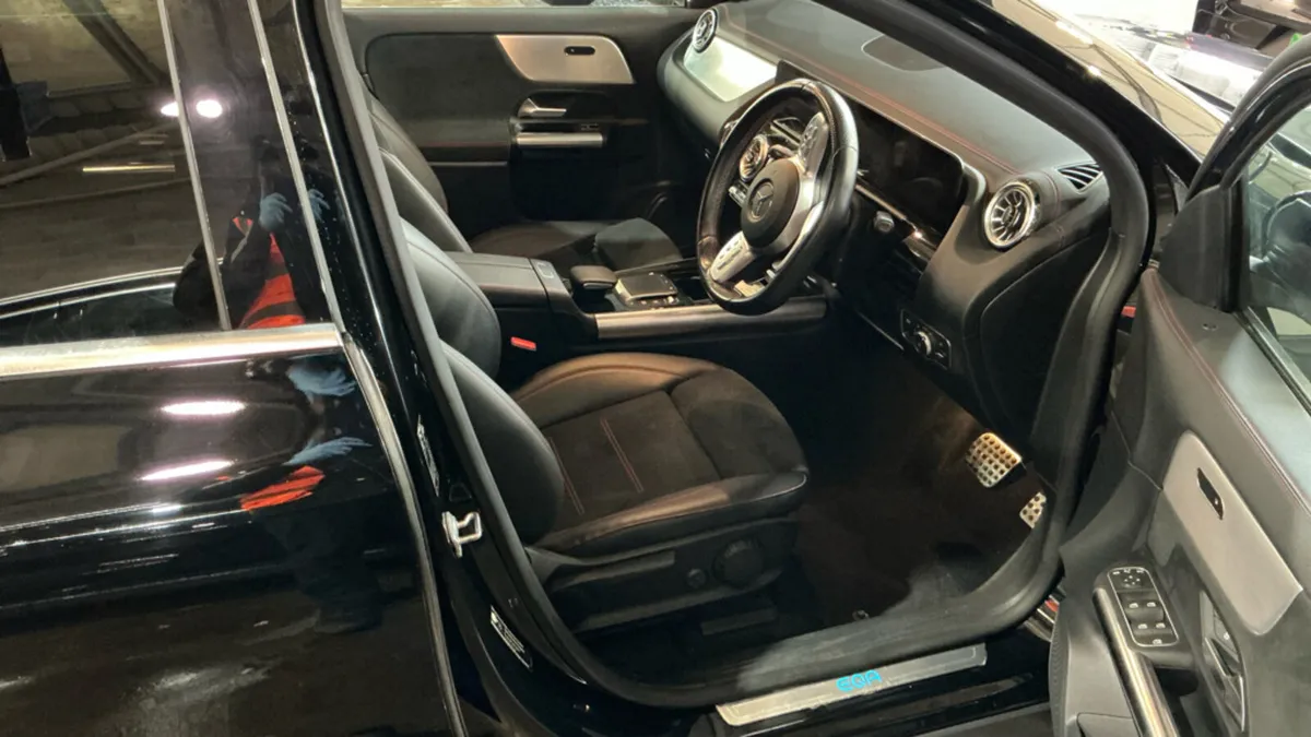 MERCEDES-BENZ EQA 250 AMG LINE - Image 2