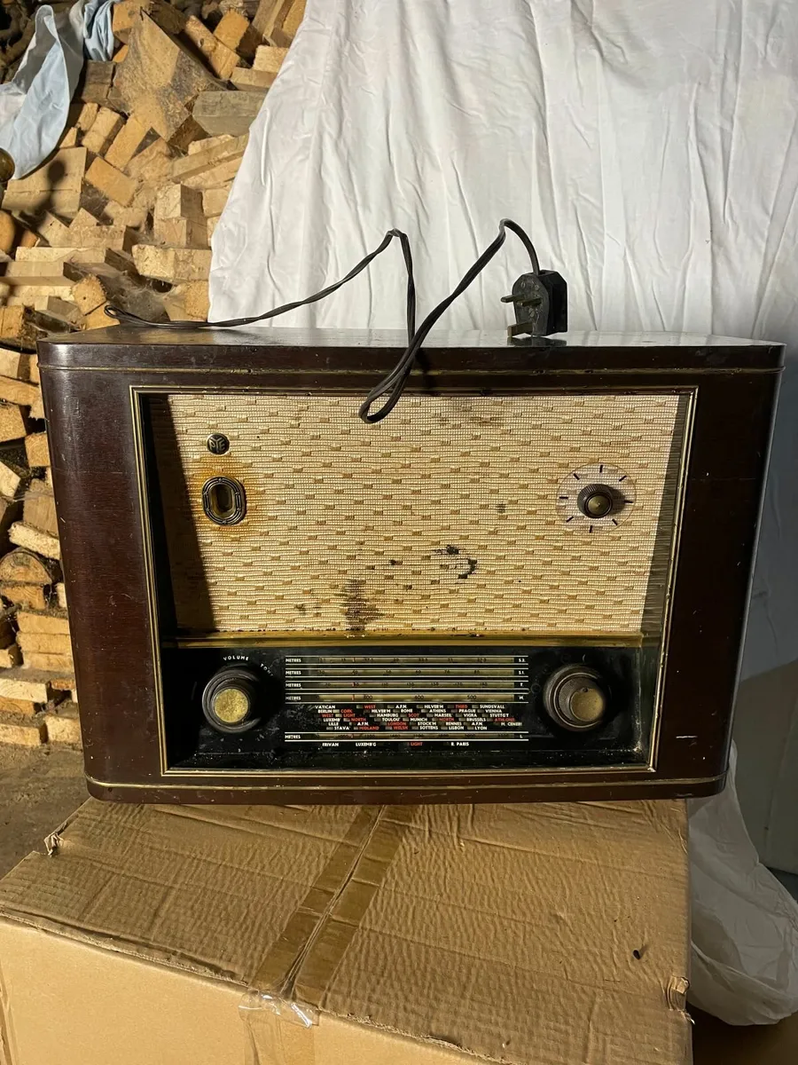 Vintage Pye Valve Radio (c. 1955–1960) - Image 1