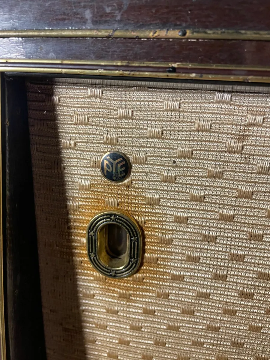 Vintage Pye Valve Radio (c. 1955–1960) - Image 3
