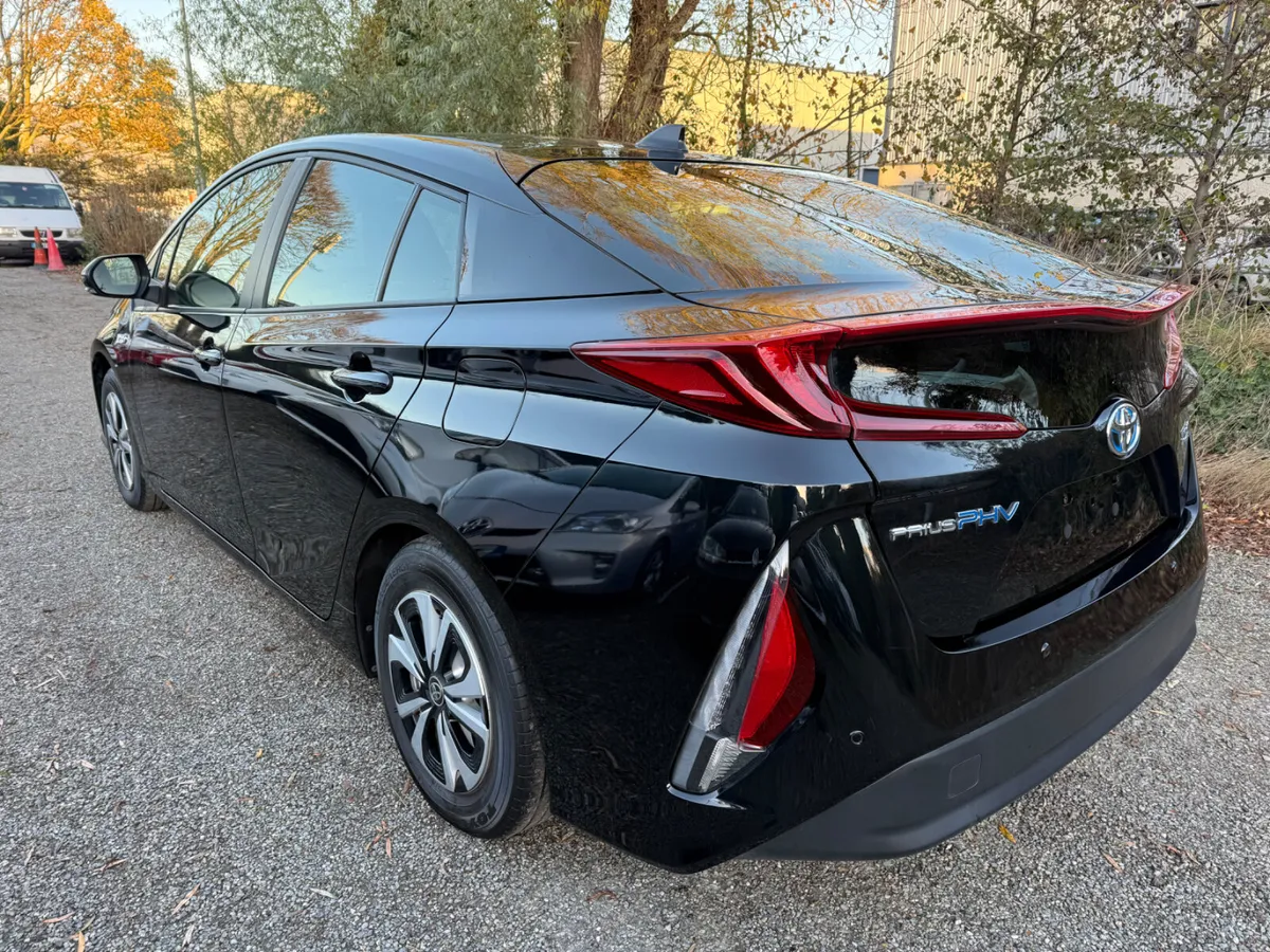 Toyota  Prius PHV 61000km!!! - Image 3