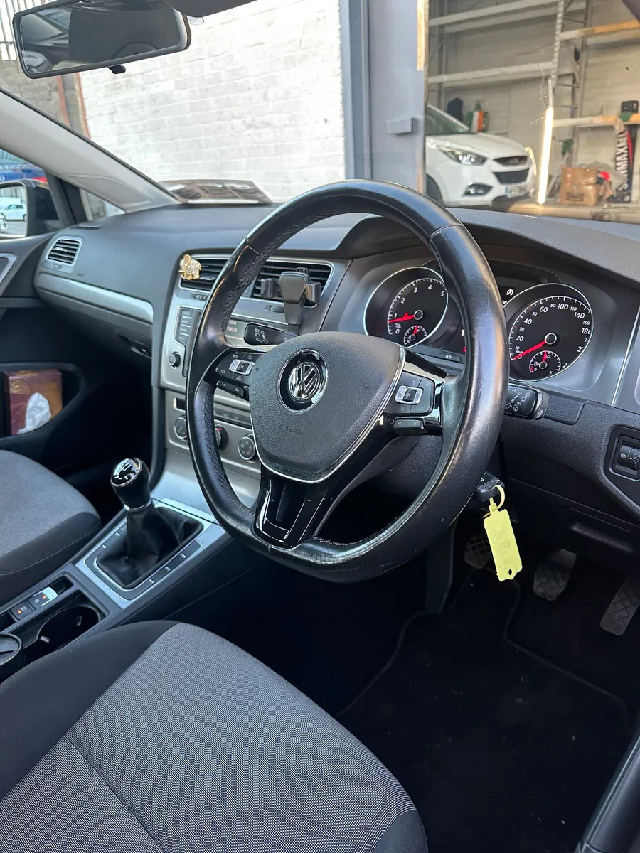 Volkswagen Golf 2015 1.2TSI 70Kms Manual - Image 2