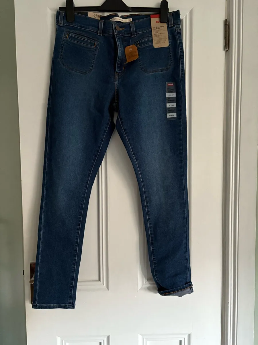 Ladies Levi’s - Image 1