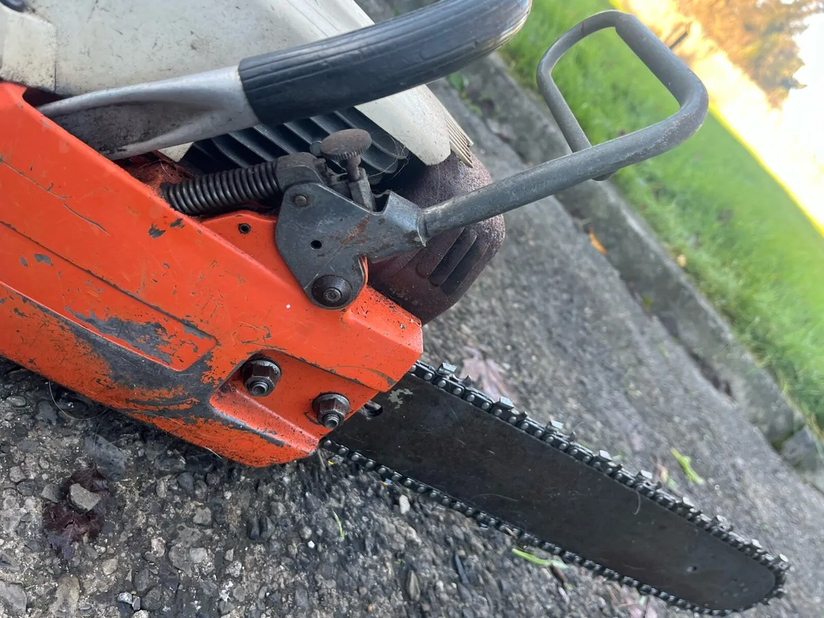 Husqvarna 61 chainsaw - Image 1