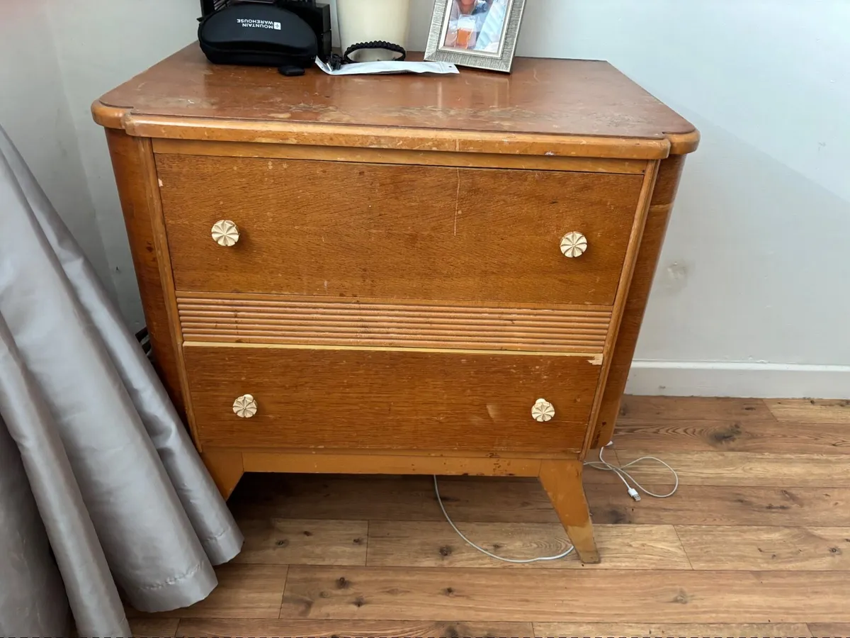 Chest of drawers - Image 1
