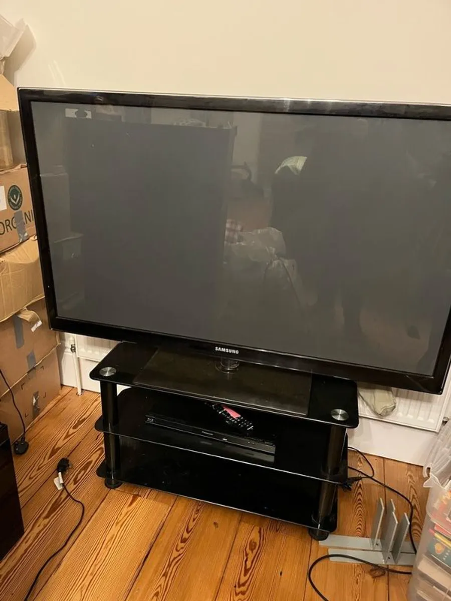 tv and stand - Image 1