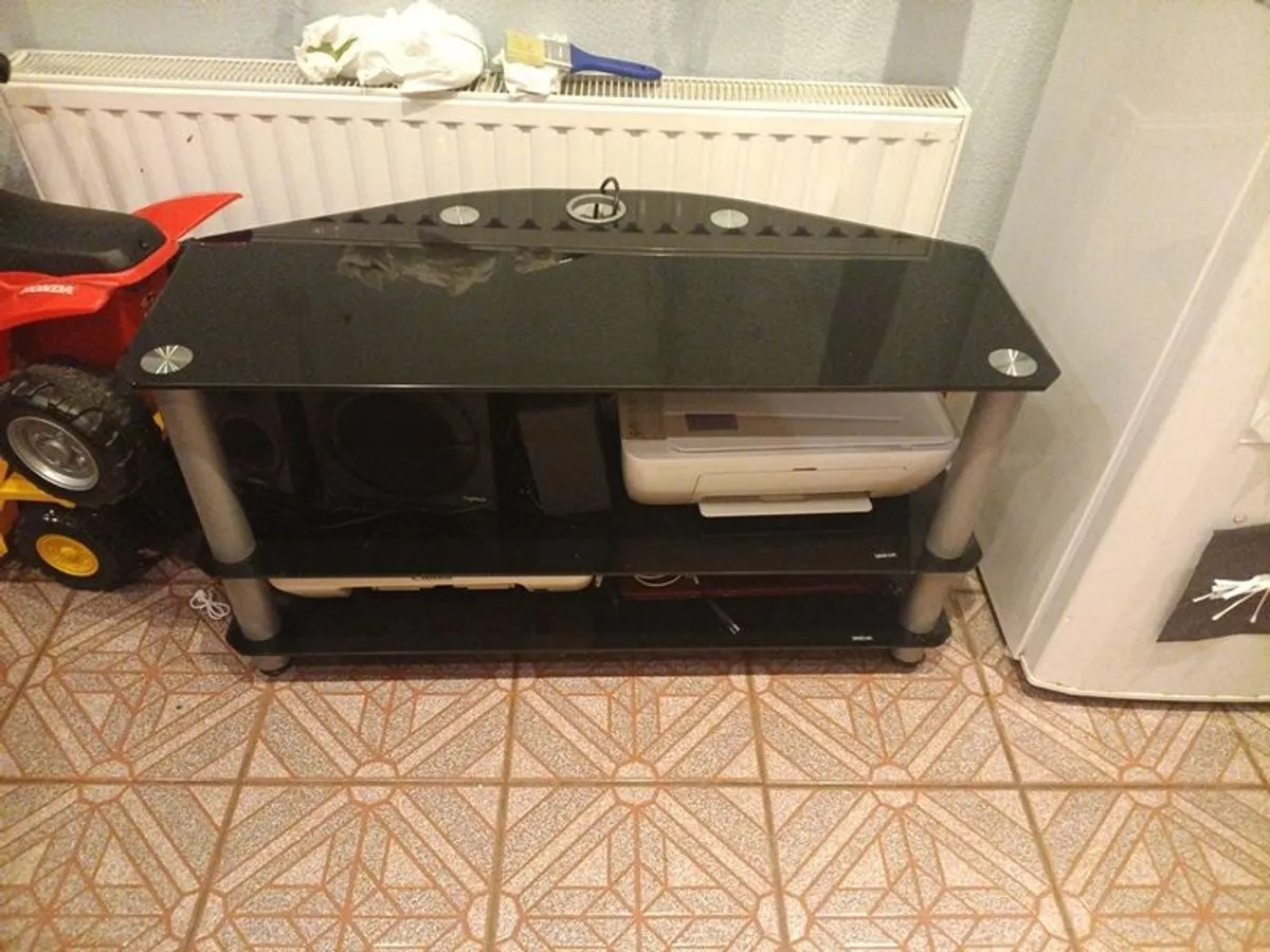 TV stand - Image 2