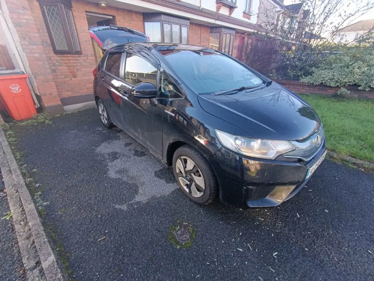 Honda Fit Hybrid - Image 2