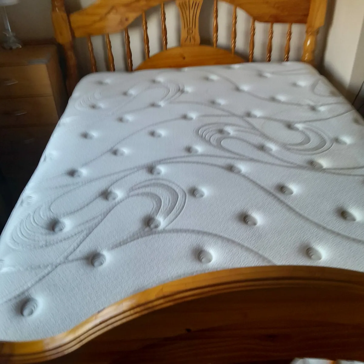 Pine bed frame - Image 1