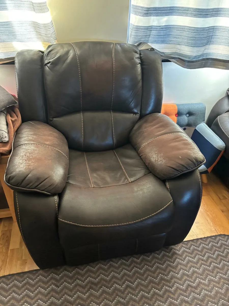 Faux leather 3 seater With 2 arm chairs - Image 1