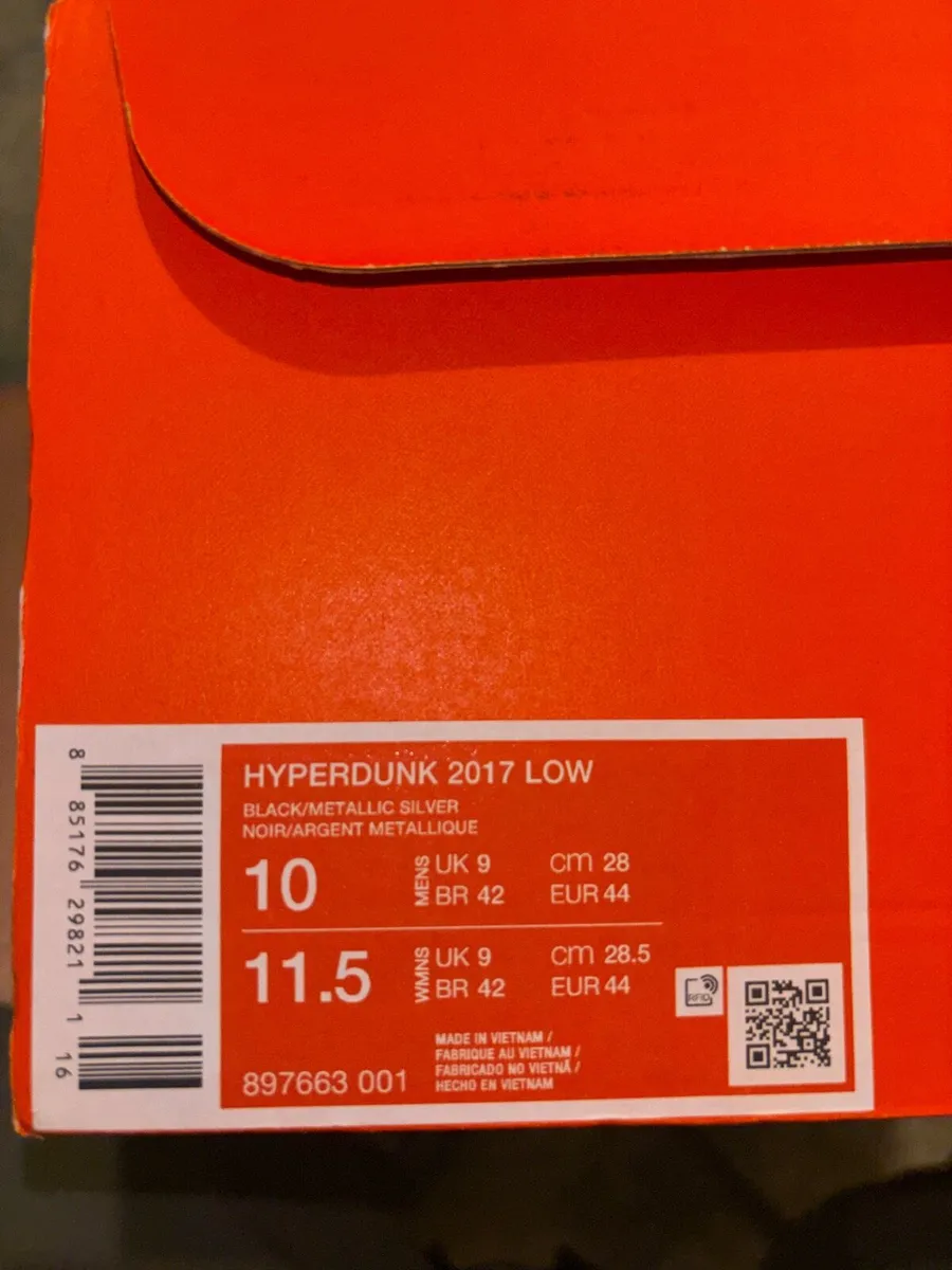 Basketball shoes - Image 3