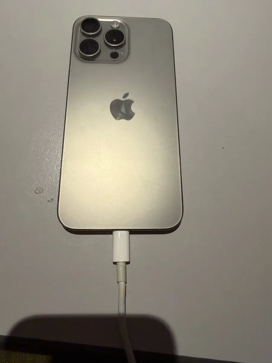 Apple IPhone 15 Promax 256 gb unlocked - Image 1