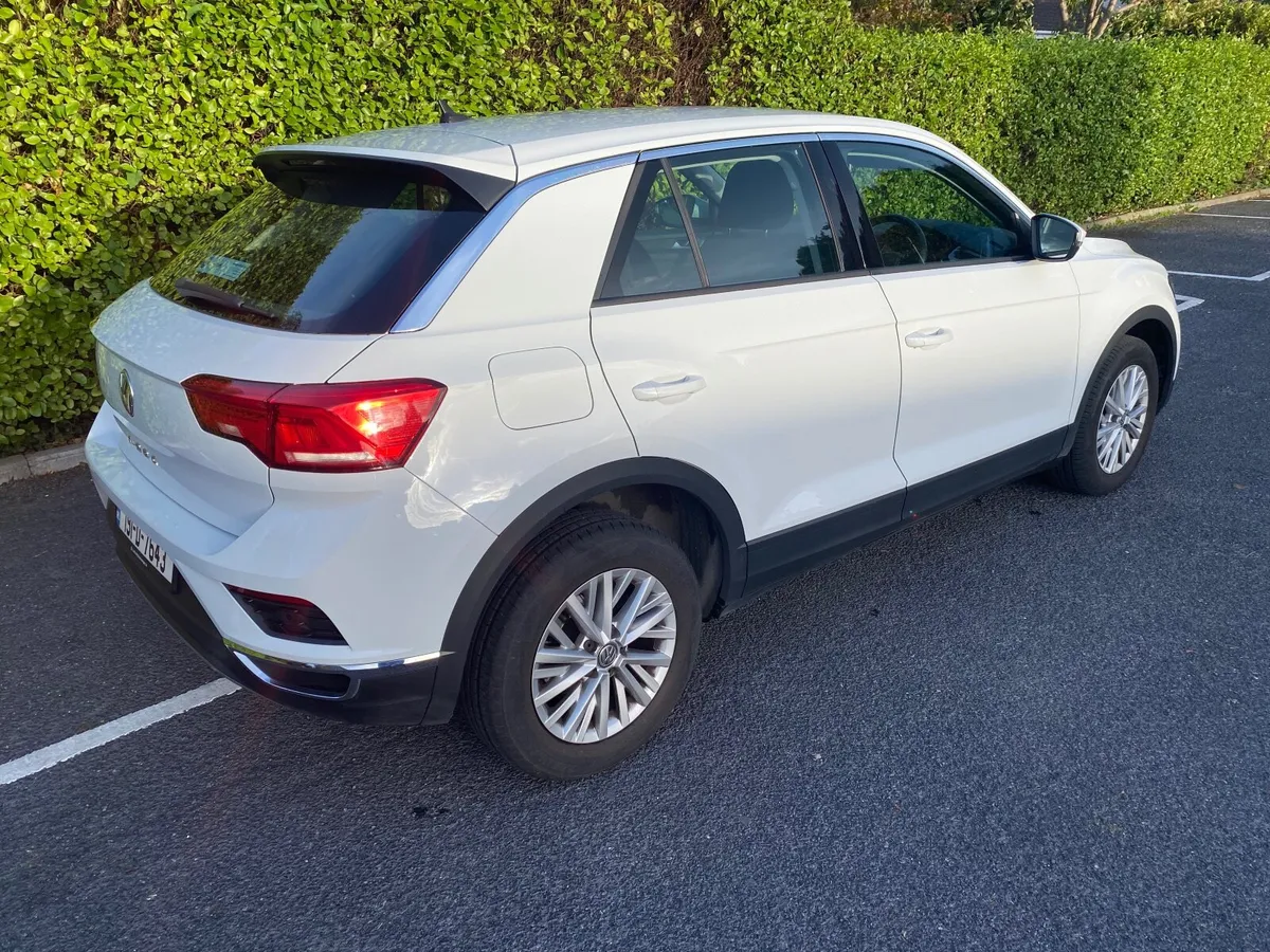 191 Volkswagen T-Roc 1.0   TSI  M6F  115HP  5DR - Image 4