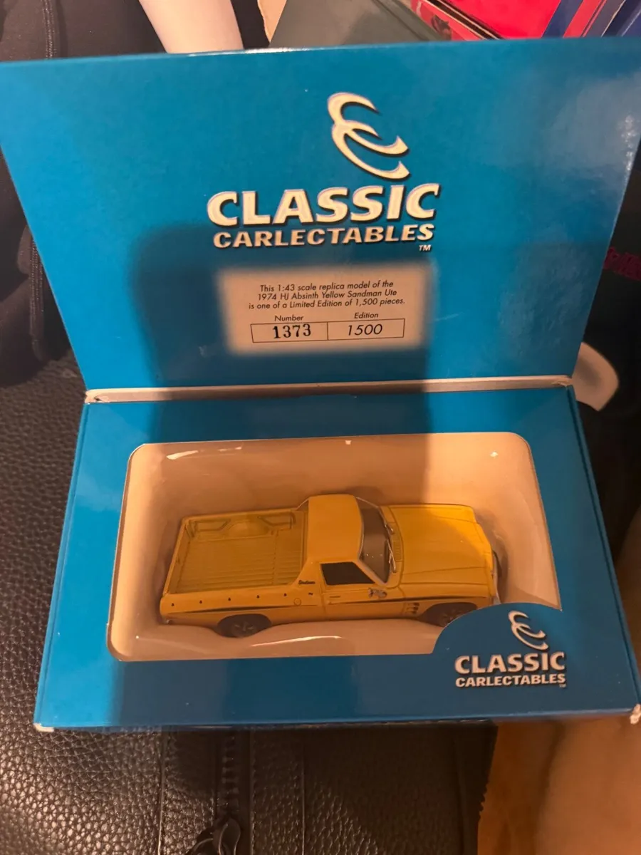 Corgi  Model cars/trucks & buses - Image 4