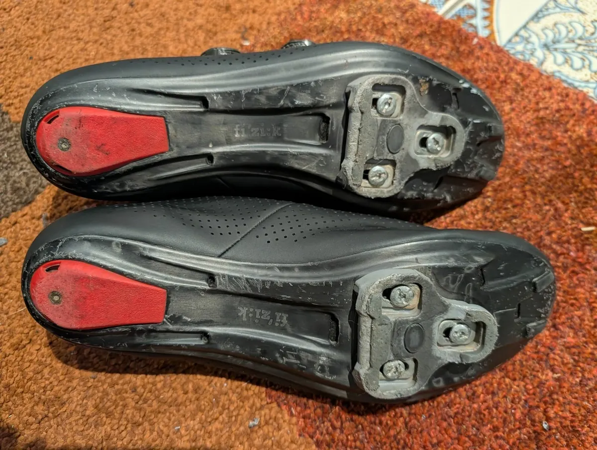 Fizik R1 Cycling Shoes - Image 1
