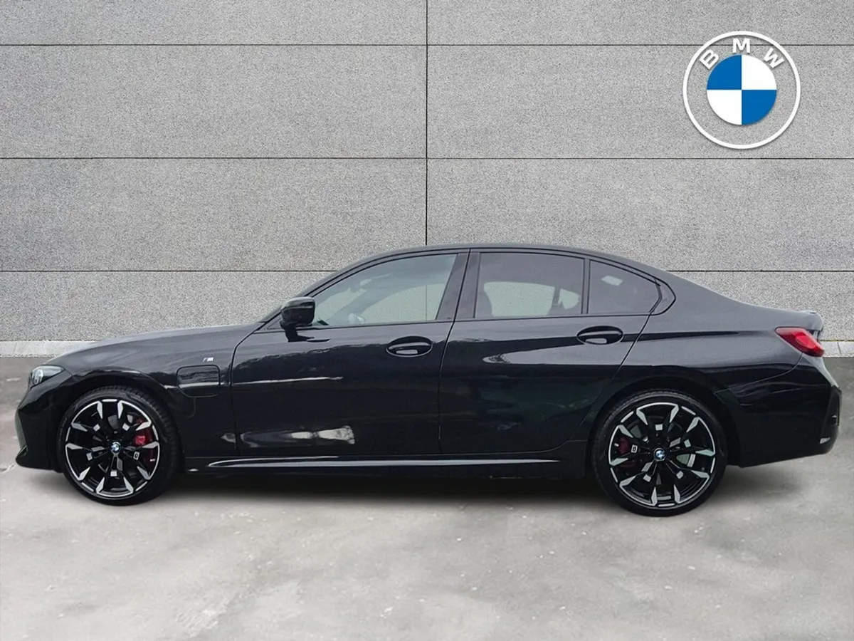 BMW 3-Series 330e M Sport Saloon - Image 3