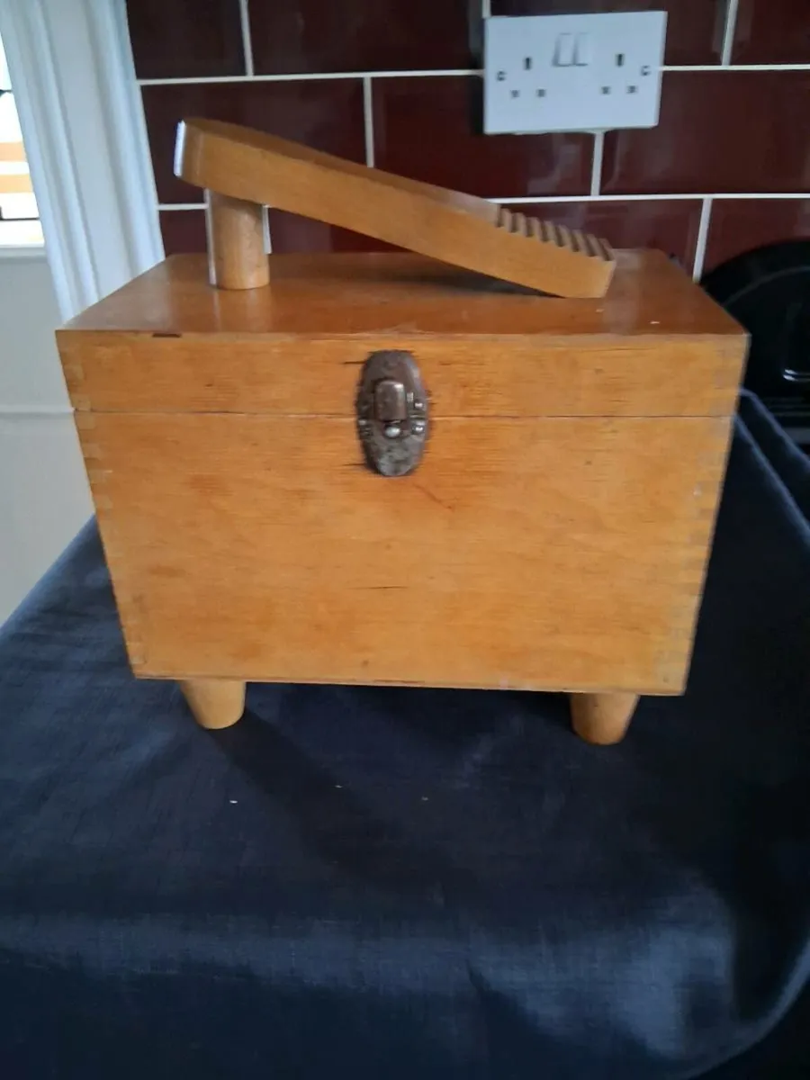 Old Shoe Shine Box - Image 1