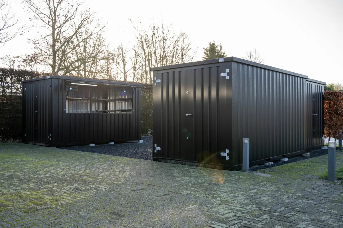 Outdoor Pub Container – Strong & Weatherproof - Image 1