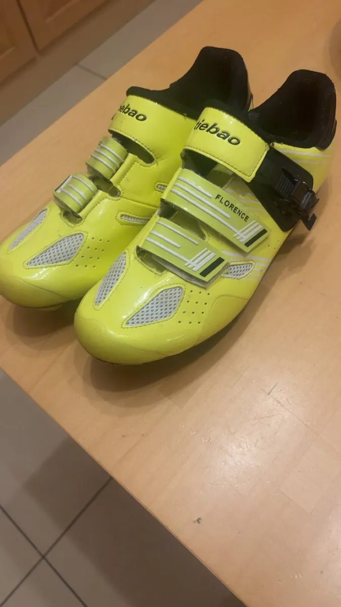 Cycling shoes - Image 1