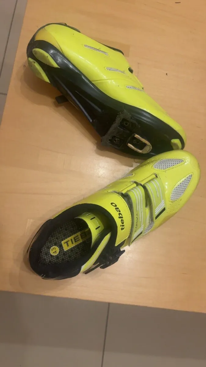 Cycling shoes - Image 2