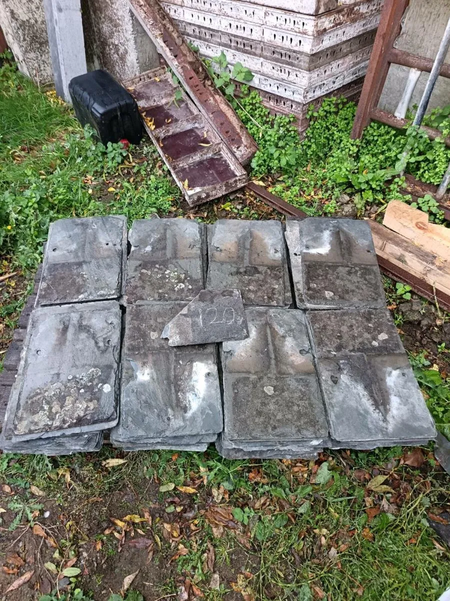 Quarry slates and ridge tiles - Image 3