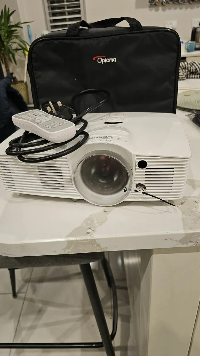 Projector: Optoma GT1080 Darbee (2019) - Image 1