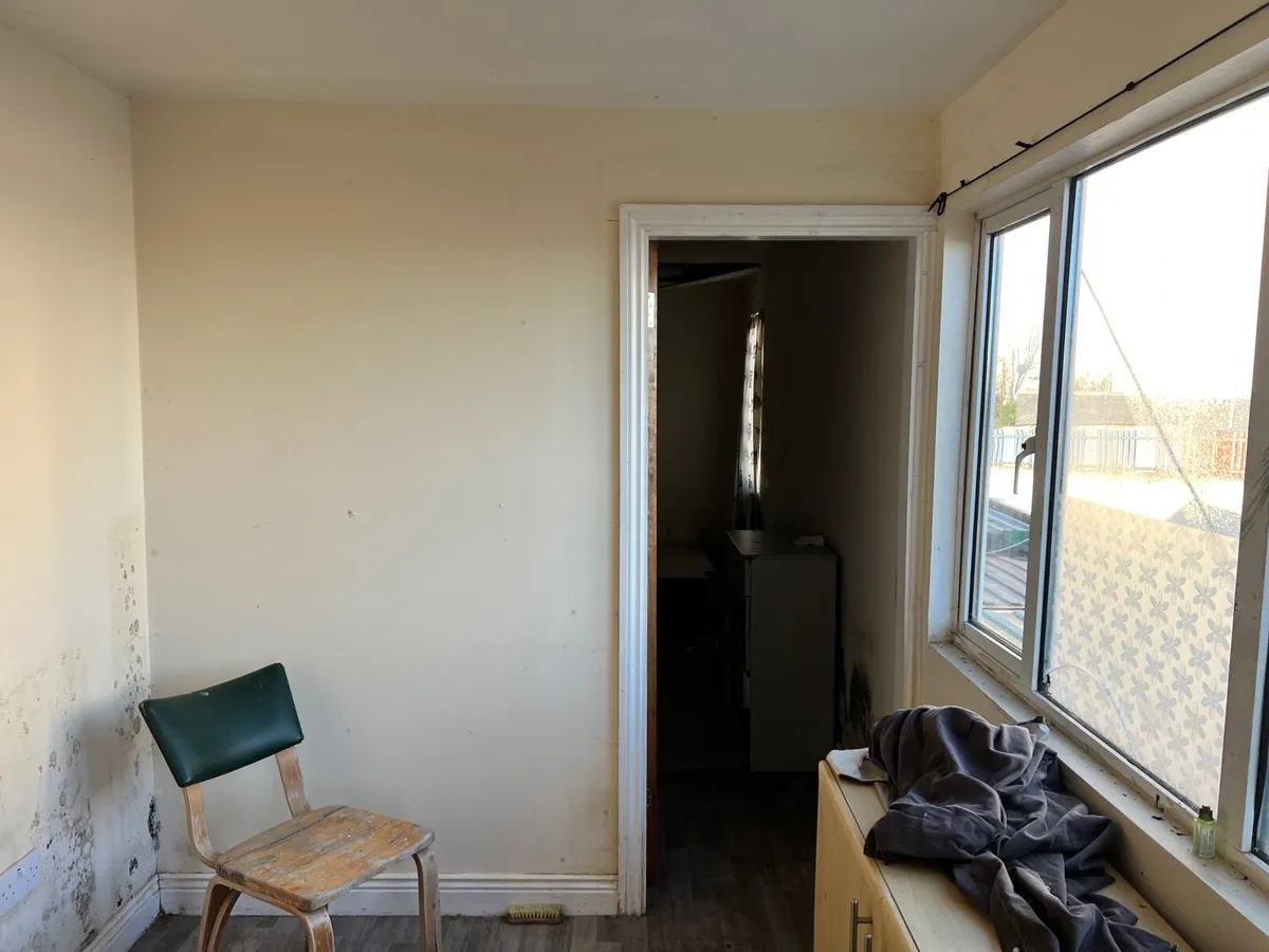 40ft container converted to living - Image 4