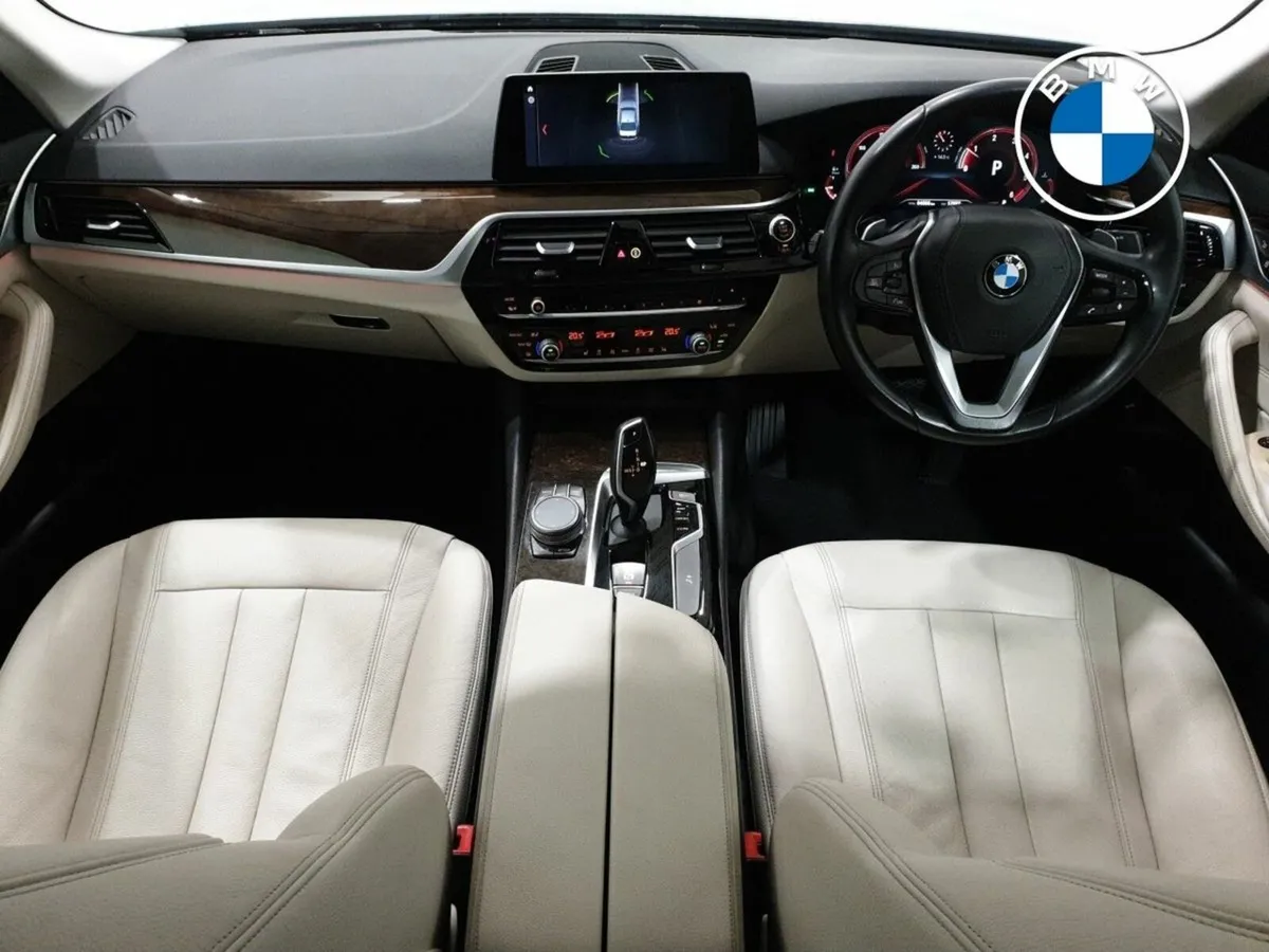 BMW 5-Series 520d SE Saloon - Image 4