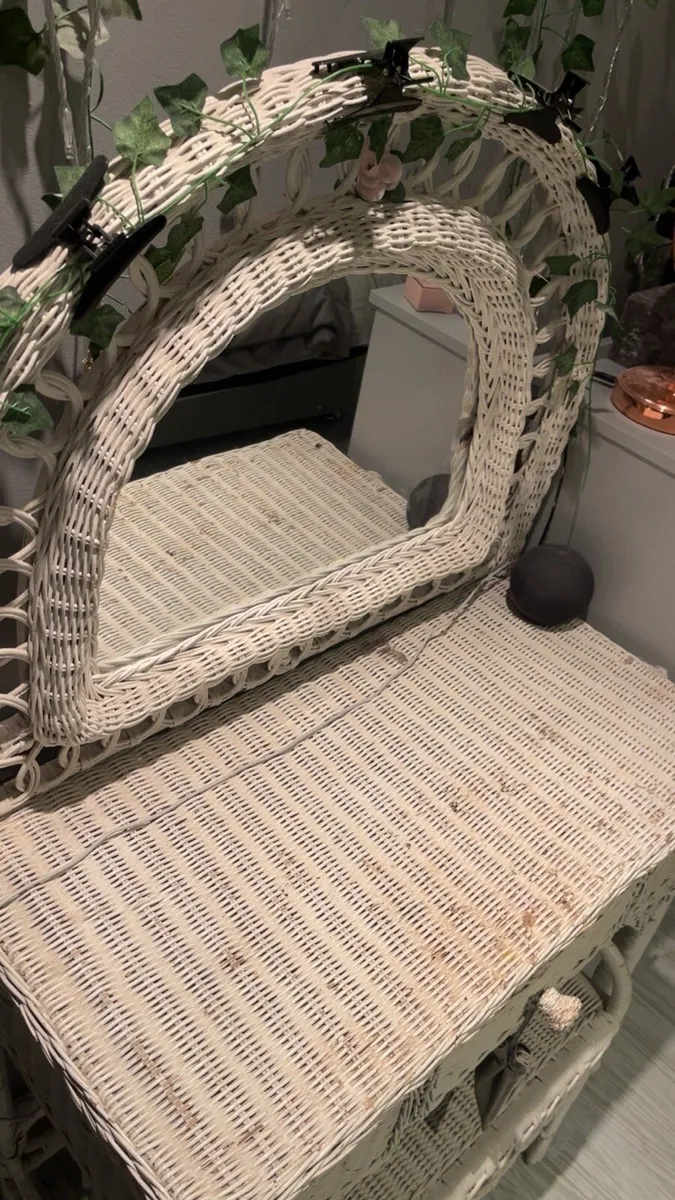 Dressing table - Image 2