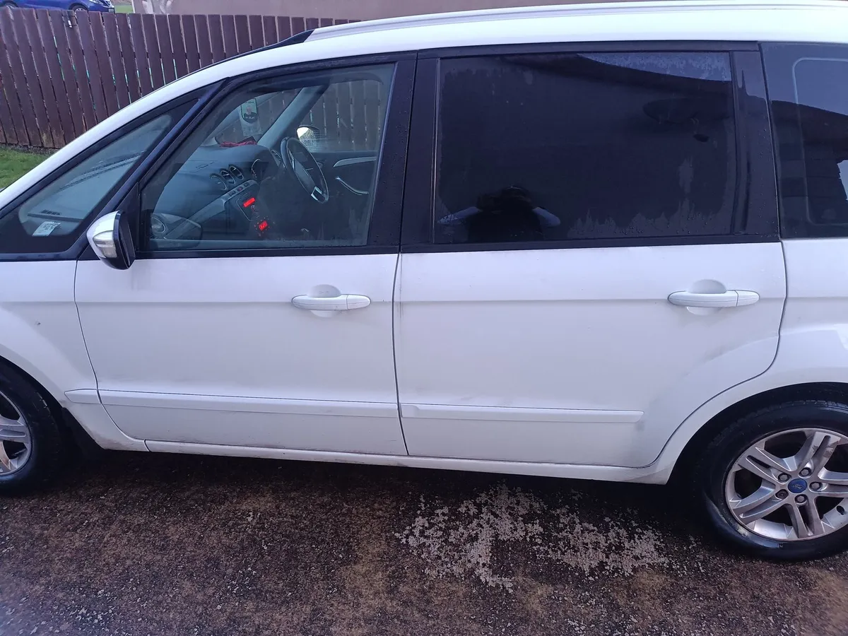 Ford Galaxy 2013 - Image 2