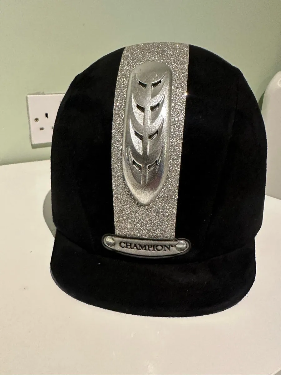 Horse riding helmet - Image 3